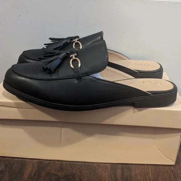 YOKI Women's Tassled Mules - Picture 11 of 11